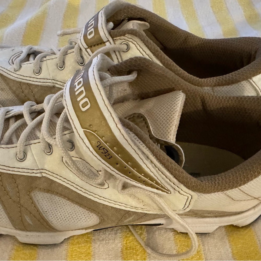Shimano SH-WF23 cycling/ Spinning shoes, designed specifically for women. - Picture 2 of 10